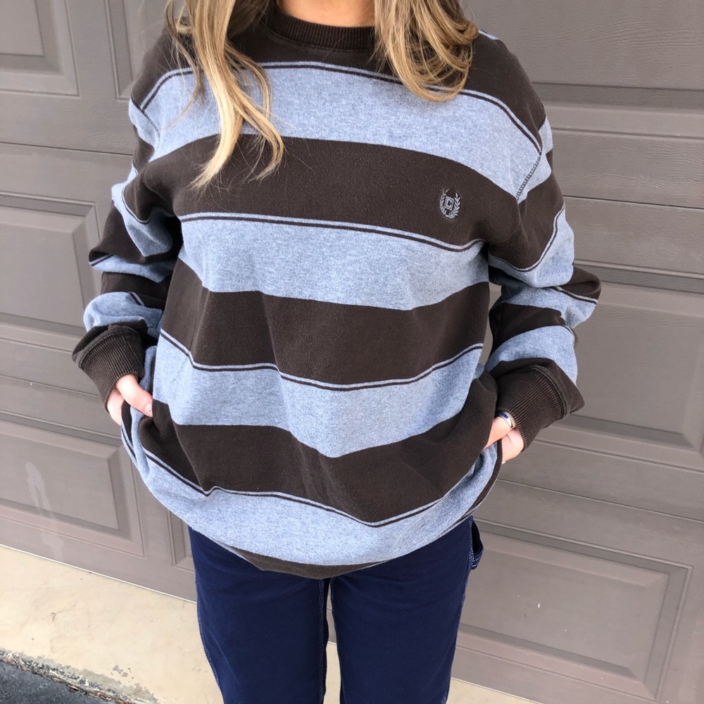 3/$20❣️CHAMPS CREW NECK